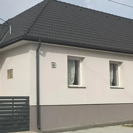 Anna, Ingyenes Wifivel Es Parkolassal. زالاجيرسيج