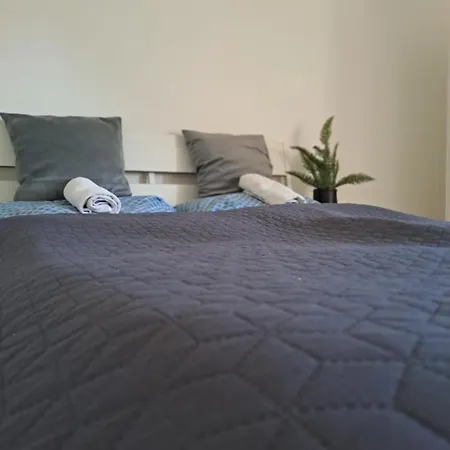 Anna, Ingyenes Wifivel Es Parkolassal. * Zalaegerszeg