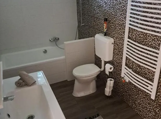 Anna, Ingyenes Wifivel és Parkolással. Villa