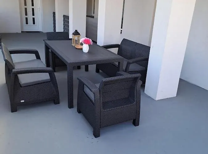 וילה Anna, Ingyenes Wifivel Es Parkolassal. *